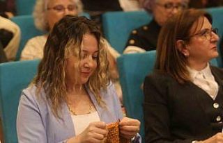 Bursa’da kadınlardan huzurevine ilmek ilmek sevgi