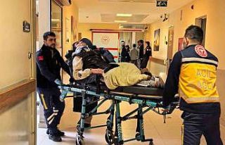 Bursa’da motosiklet çukura düşerek devrildi:...