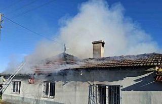 Bursa’da yaşlı çiftin evi alevlere teslim oldu