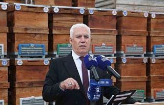 Büyükşehir’den arıcılara kovan desteği