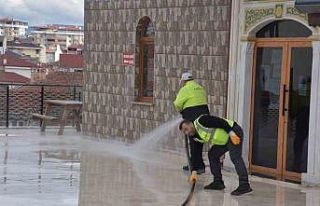 Camilerde Ramazan ayı temizliği yapıldı