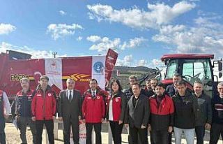 Çanakkale’de katı gübre dağıtma makinaları...