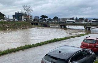 Çanakkale’de Kocabaş Çayı yoğuş yağış nedeniyle...