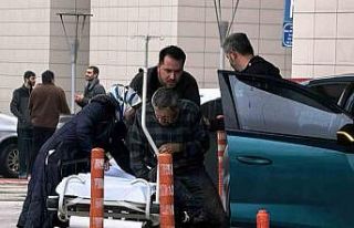 Çatıdan düşen adam yaralandı