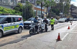 Çeşme’de motosiklet denetimleri: 700 sürücüye...