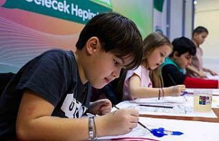 Çocuklar bir günlüğüne ressam oldu