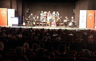 Çocuklardan duygu dolu türkü konseri