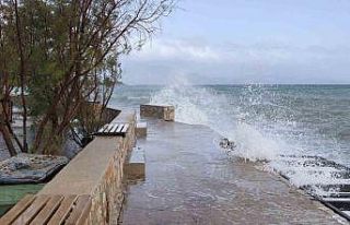 Datça’da şiddetli lodos etkili oldu