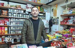 Dede mesleği Köy bakkalı hizmete devam ediyor