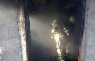 Defne’de ev yangını: 1 kişi dumandan etkilendi