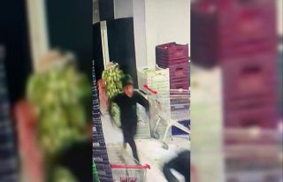 Deprem anında yaşanan panik kamerada