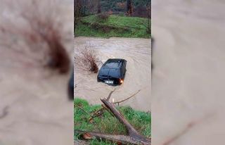 Dereye sürüklenen araç ertesi gün ortaya çıktı