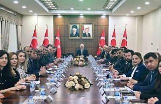 Diyarbakır’da bağımlılıkla mücadele toplantısında...