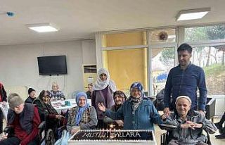 Doğum günlerini birlikte kutladılar
