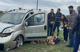Dönel kavşakta direğe çarpan aracın sürücüsü...