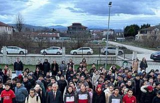 Düzce’de okullarda 6 Şubat depremleri için saygı...