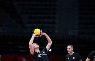 Eczacıbaşı Dynavit, Zeren Spor karşısında galibiyet...