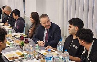 Edremit Kaymakamı Odabaş, iftar sofrasında Şehit...