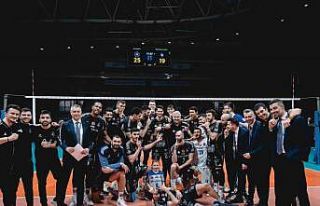 Efeler Ligi: Halkbank: 3 - İstanbul Büyükşehir...