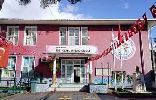 Efeler’de ikinci dönem "Bayrak Sevgisi"...