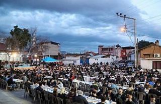 Efeler’de vatandaşlar aynı sofrada buluştu