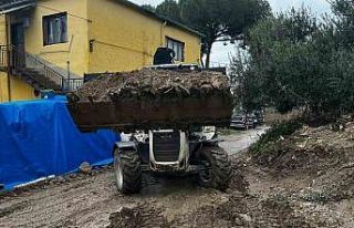 Efeler’den sağanak yağışa hızlı müdahale