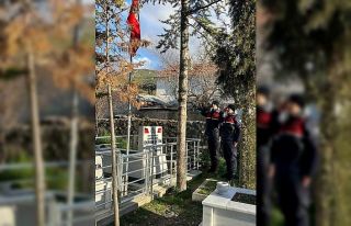 Eğirdir’de şehit kabirleri düzenli olarak denetleniyor