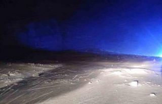 Eğribel Tüneli girişinde çığ düştü: Yol ulaşıma...