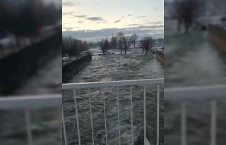 Elazığ’da kar suları eridi, dereler coştu