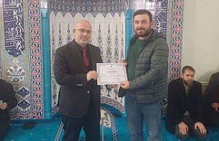 Emet’te Tashih-i Hurûf Kursunu tamamlayan din görevlilerine...