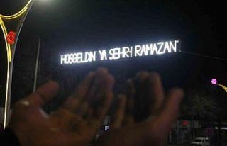 Erzincan Ramazan’a ışıklarla "hoş geldin"...