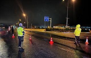 Erzincan’da kar ve sis ulaşımı aksattı