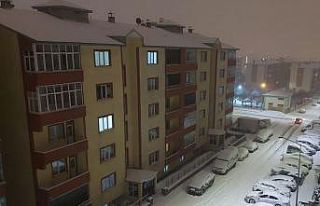 Erzurum merkezde taşımalı eğitime kar yağışı...
