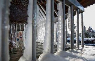 Erzurum’da soğuklar etkili oluyor; Çeşme ve şadırvanlar...