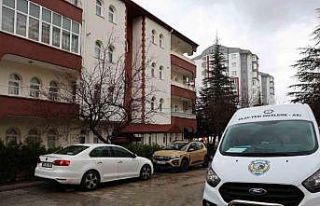 Eşini bıçaklayıp kaçtı, Niğde’de kaza yapınca...