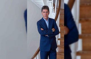 Eşini oyuncu Dolunay Soysert ile aldattığı iddia...