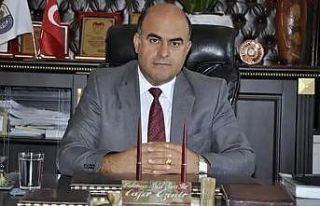 Eski belediye başkanını oğlu baltayla öldürdü