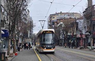 Eskişehir’de kar serpmeye başladı