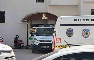 Evde eşi ile gördüğü adamı öldüren başkomisere...