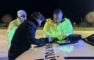 Evde unuttuğunu söylediği ehliyetine 2 kez alkollü...