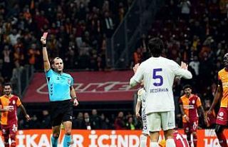 Eyüpspor’da Bedirhan Özyurt kırmızı kart gördü