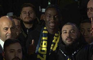 Fenerbahçe’nin yeni transferi Sidiki Cherif, İstanbul’da