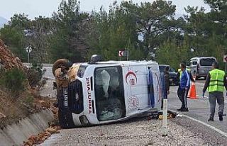 Fethiye-Korkuteli karayolunda ambulans kazası: 1...