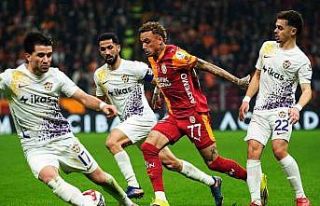 Galatasaray ligde 2 maç sonra gol yedi