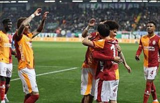 Galatasaray yenilmezlik serisini 9 maça çıkardı