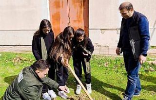 Gediz’de öğrencilerden doğaya anlamlı dokunuş