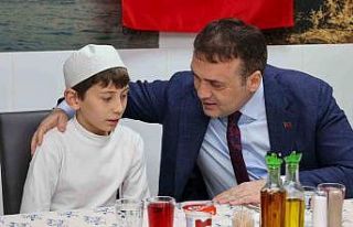 Geleceğin minik hafızları iftarda bir araya geldi