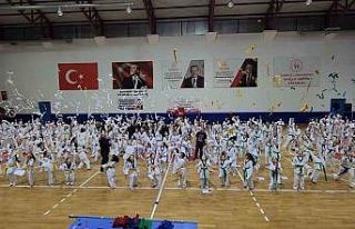 Gölcük’te 470 tekvandocu kuşak atladı