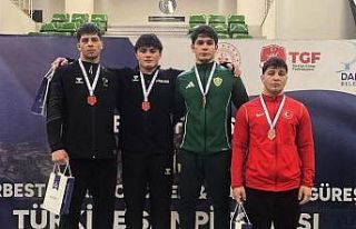 Grekoromende Denizlili genç Türkiye şampiyonu oldu