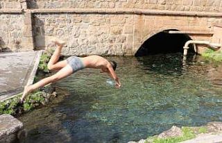 Güneşi gören çocuklar Anzele Parkı’na koştu